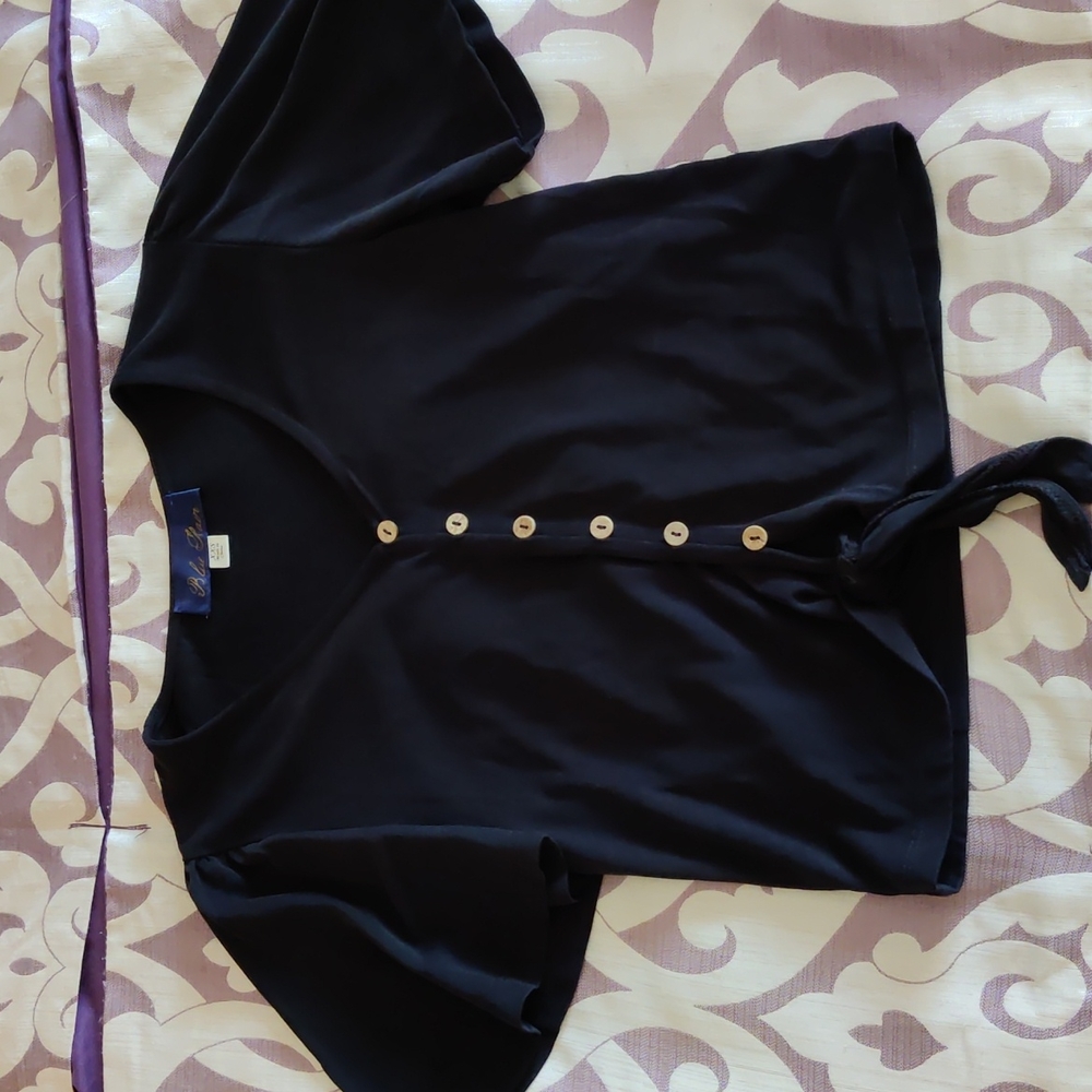 🔥Flowy front tie top NWOT